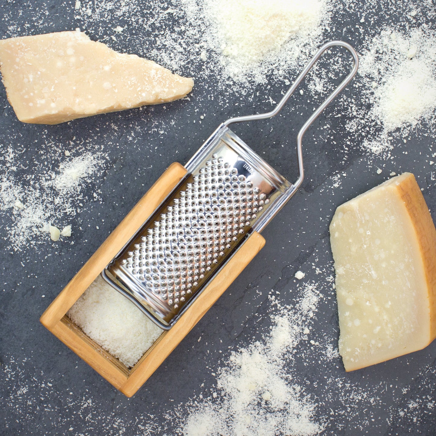 Parmesan Box + Reibe | 15 x 7 x 8,5 cm